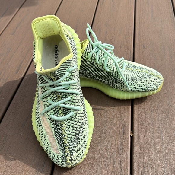 Authentic Yeezy Boost 350 size: US 8 - Picture 2 of 8
